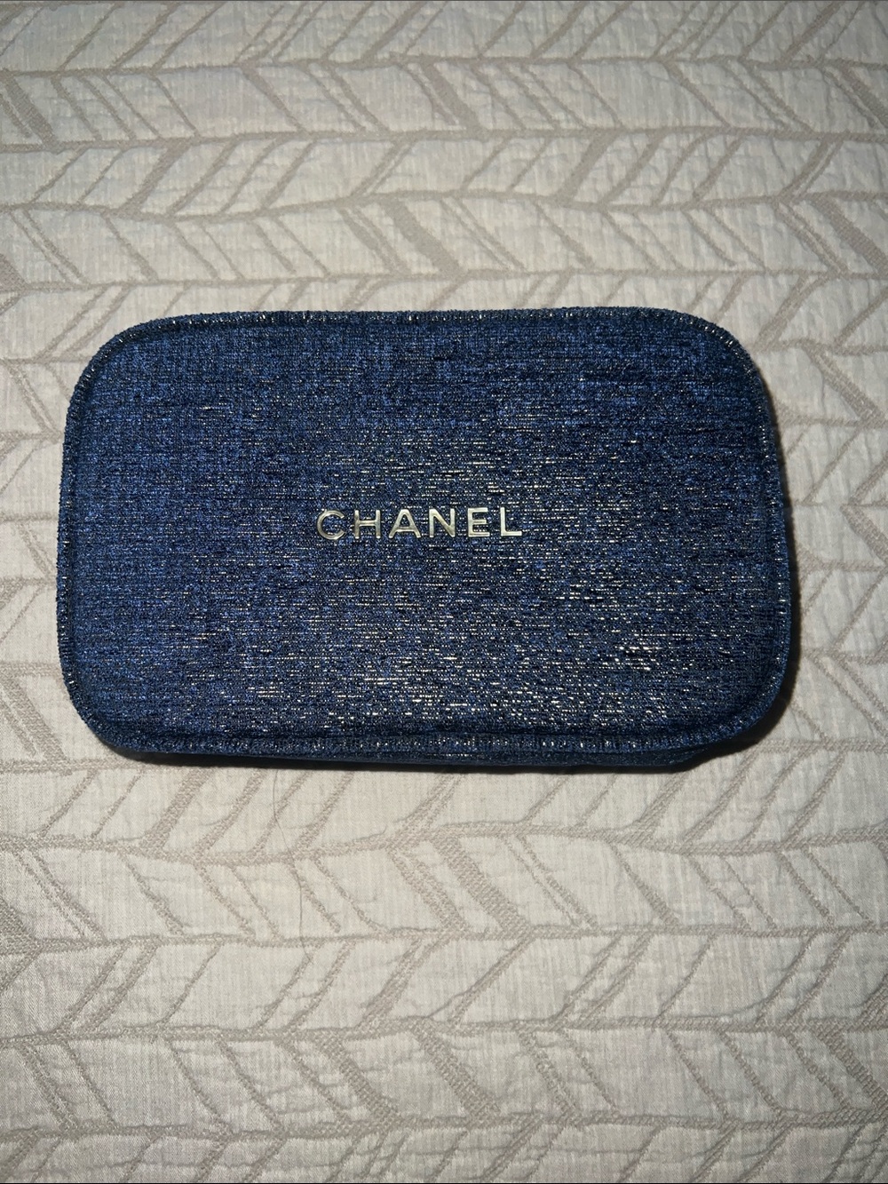 CHANEL Xmas Holiday Gift Set 2023 Cosmetic Pouch bag